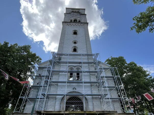 Nakon dužeg zastoja počinje rekonstrukcija zvonika crkve sv. Ante Padovanskog u Bihaću
