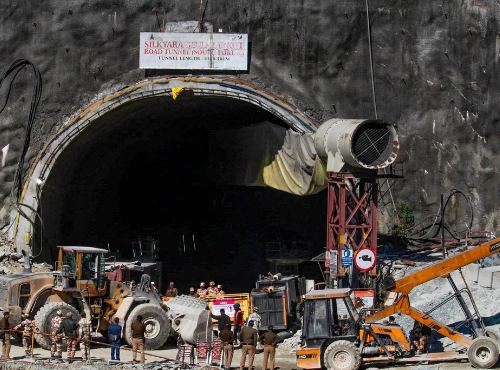 Nakon dvije sedmice spasioci se probili do radnika zarobljenih u tunelu