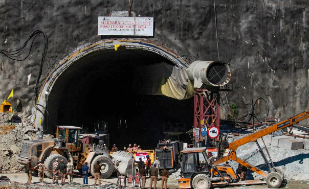 Nakon dvije sedmice spasioci se probili do radnika zarobljenih u tunelu