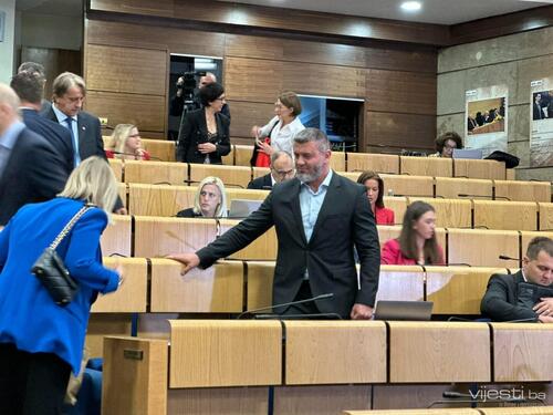 Foto: Nakon hapšenja u Srbiji, Salko Zildžić stigao na sjednicu PDPFBiH