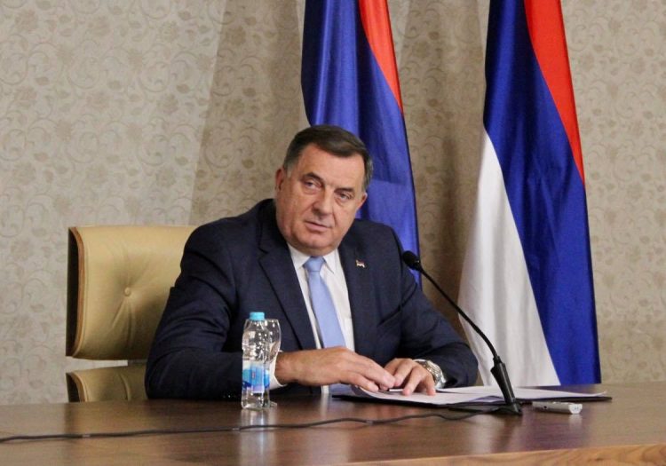 Nakon harmonike: Avdo Avdić poselamio Dodika u I. Sarajevu