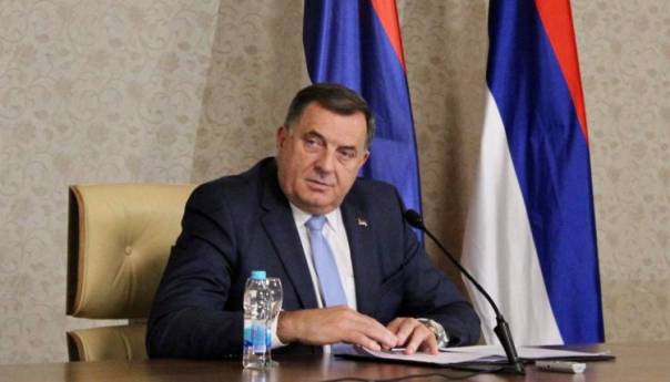 Nakon harmonike: Avdo Avdić poselamio Dodika u I. Sarajevu