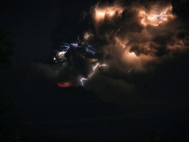Nakon jakog zemljotresa, u Rusiji eruptirao i vulkan
