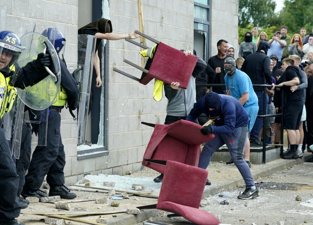 Nakon nasilnih protesta: Muslimani u Britaniji u strahu