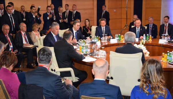 Nakon 'non papera': Danas sastanak lidera iz regije na Brdu kod Kranja