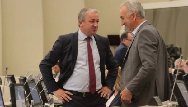 Nakon oštrih kritika Dodiku, danas sastanak SDS-a i PDP-a