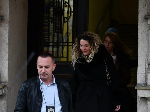 Nakon pretresa kancelarije, ministrica Mesihović privedena