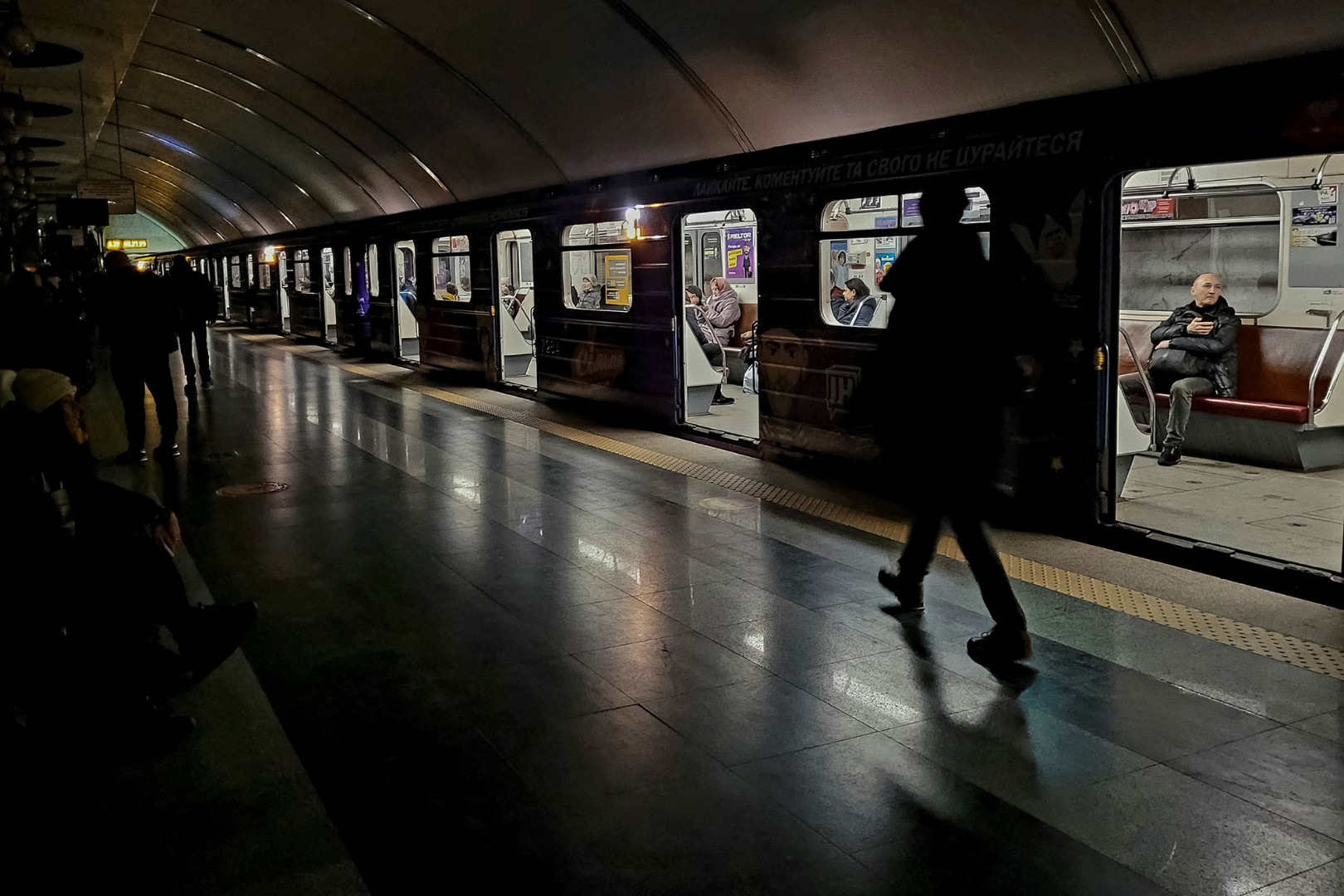 Nakon ruskih napada metro u Kijevu opet vozi