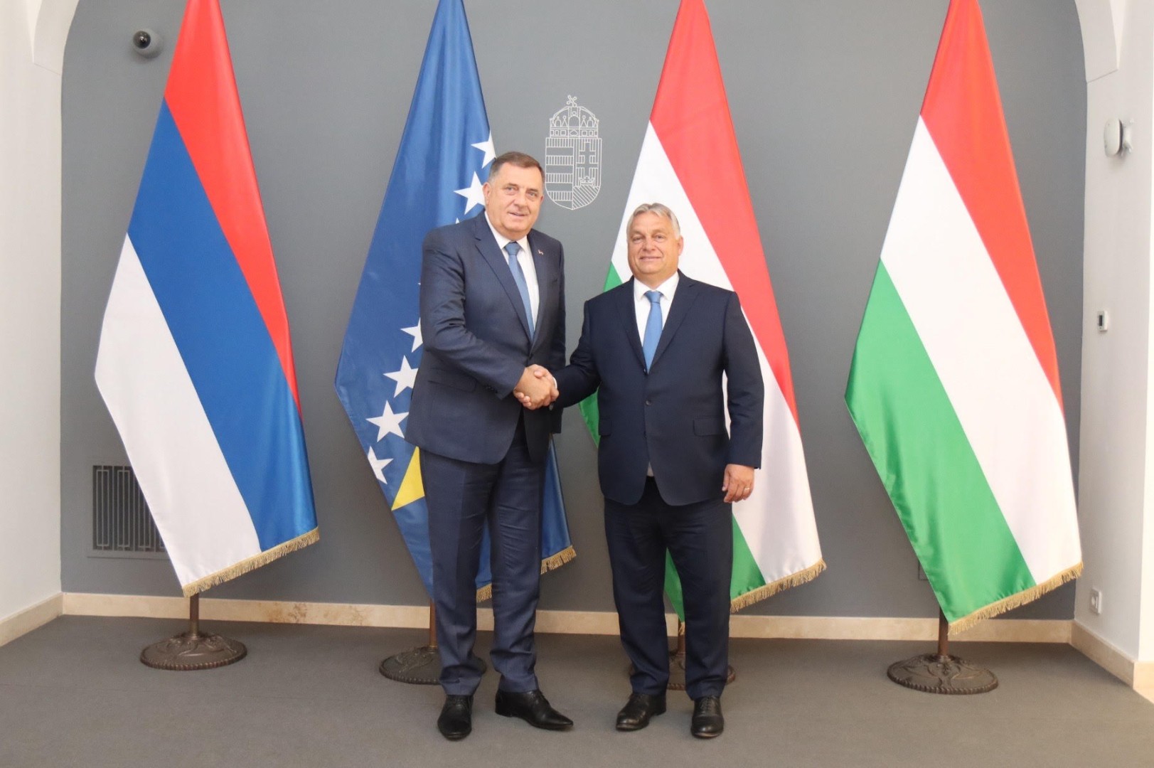 Nakon ruskog, Dodik uvodi i mađarski jezik u škole i fakultete u RS-u