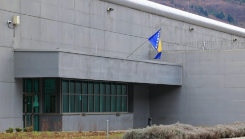 Nakon što je sebi ušio usta zatvorenik Milan Matković se pokušao izbosti olovkom