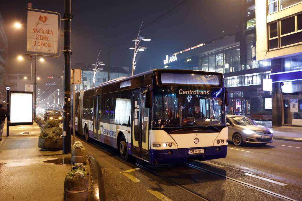 Nakon što je staricu izbacio iz vozila vozač Centrotransa suspendovan