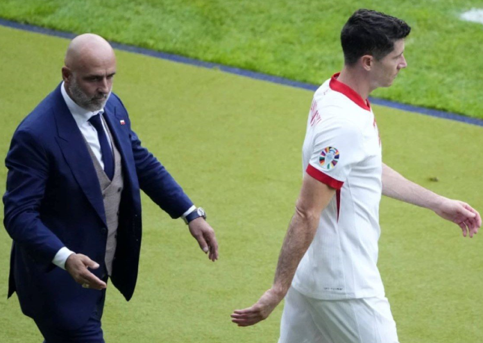 Nakon sukoba sa Levandovskim selektor Poljske podnio ostavku