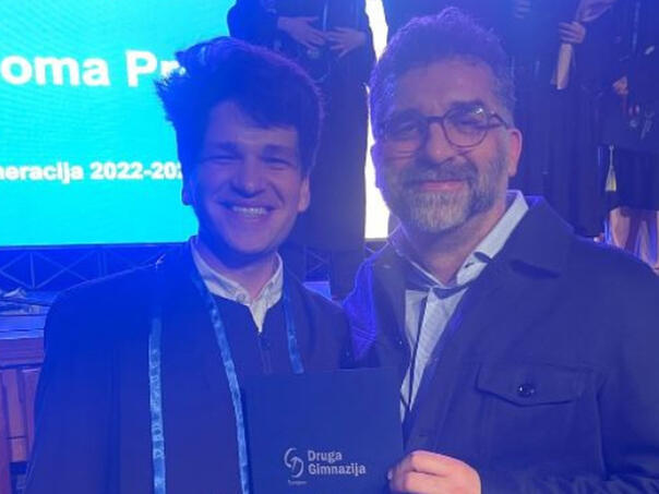 Nakon teškog životnog perioda, Danisov sin Orhan maturirao u Drugoj gimnaziji