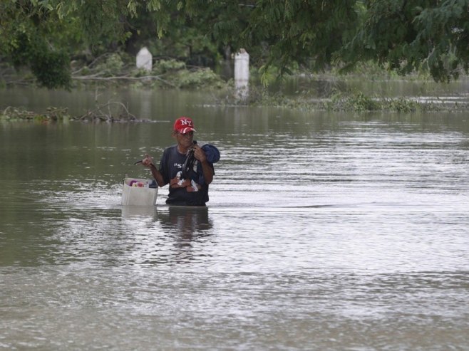 Nakon uragana "Melisa", pomoć teško stiže ugroženima