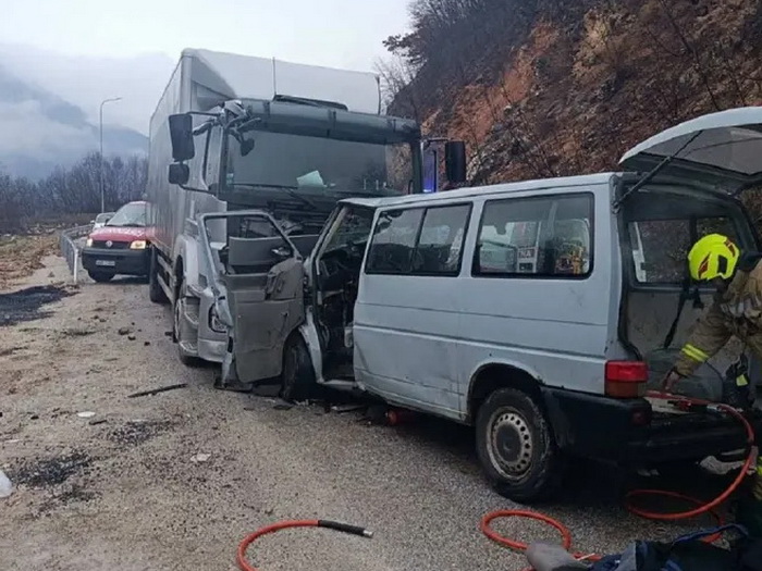 Nakon više sati na magistralnoj cesti Sarajevo-Pale saobraćaj pušten u oba smjera