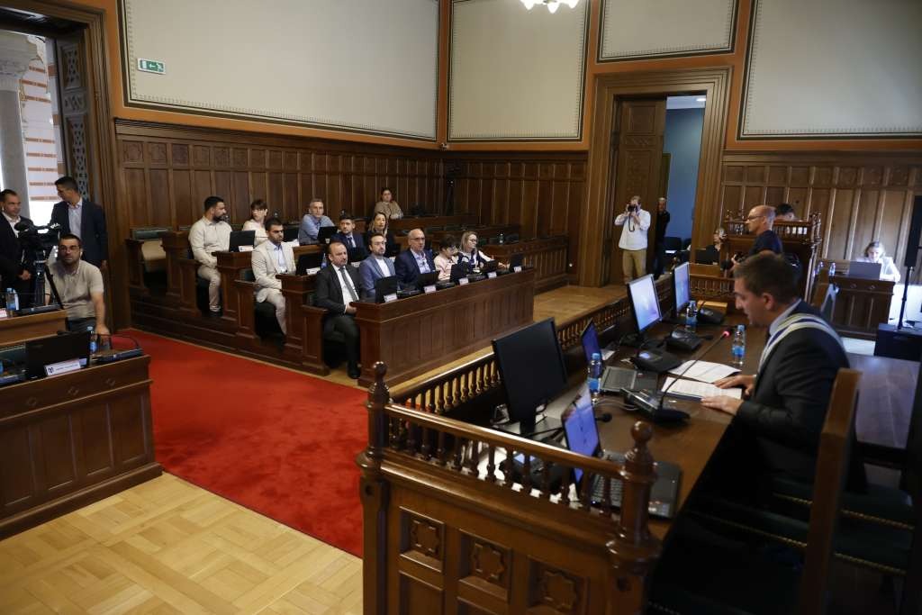 Nakon višemjesečnog zastoja: Gradsko vijeće Sarajeva danas bira gradonačelnika