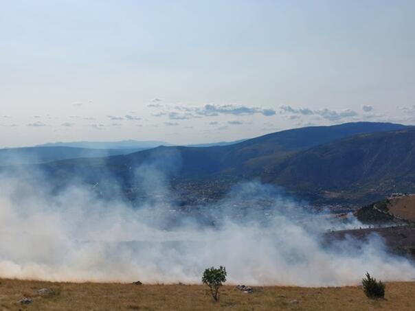 Nakon višesatne borbe: Ugašen požar na Fortici iznad Mostara