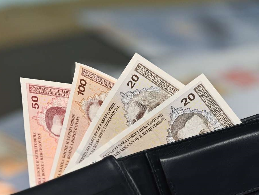 Nalozi za isplatu avgustovskih invalidnina upućeni prema bankama