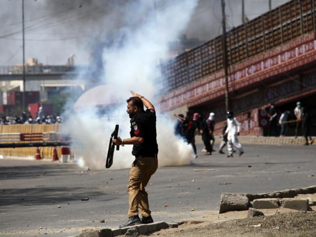 Nemiri u Karachiju, najmanje šest mrtvih