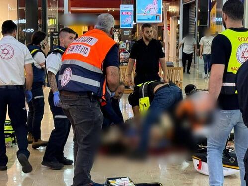 Napad nožem u izraelskom tržnom centru, ranjena dvojica muškaraca