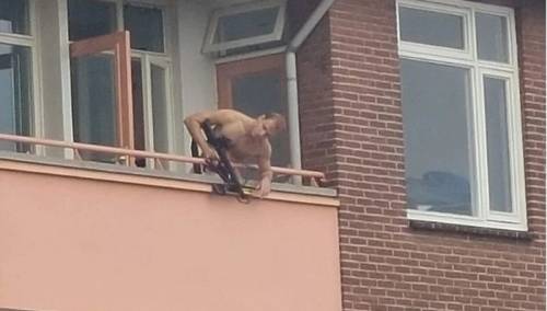 Napad u Nizozemskoj: Dvoje mrtvih, policija pucala na muškarca sa samostrelom