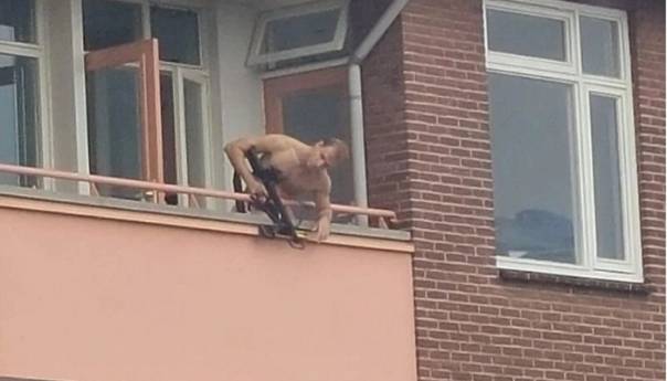 Napad u Nizozemskoj: Dvoje mrtvih, policija pucala na muškarca sa samostrelom