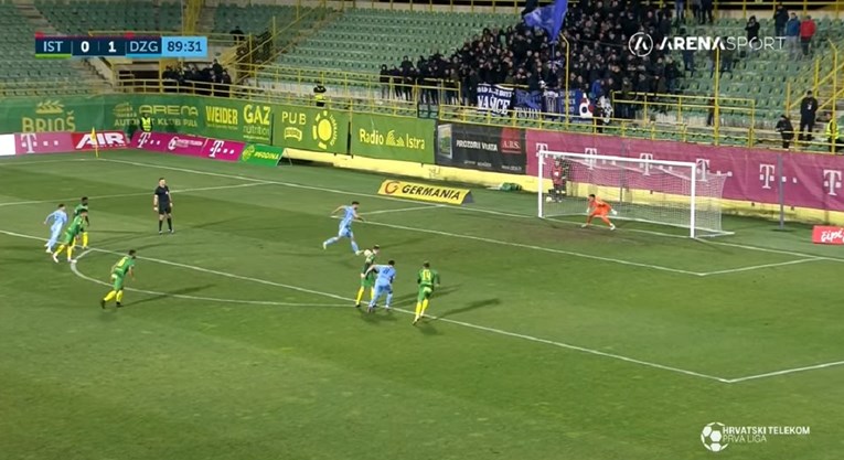 Napadač Dinama zbog izvođenja penala dobio crveni karton
