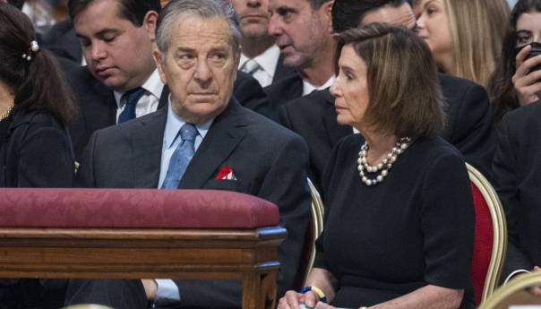 Napadač koji je napao čekićem njenog supruga tražio Nancy Pelosi