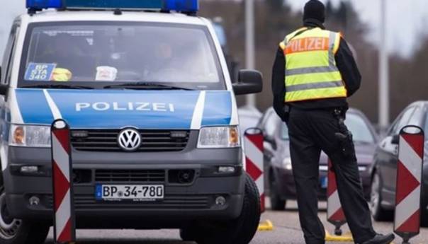 Napadač mačetom ranio muškarca u južnoj Njemačkoj