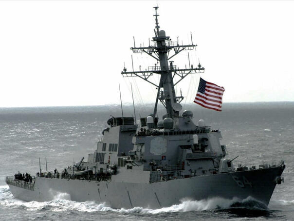 Napadnut američki ratni brod USS Carney u Crvenom moru