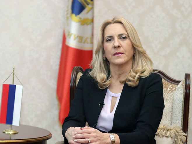 Napadnuto službeno vozilo Željke Cvijanović