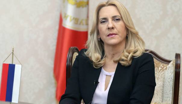 Napadnuto službeno vozilo Željke Cvijanović