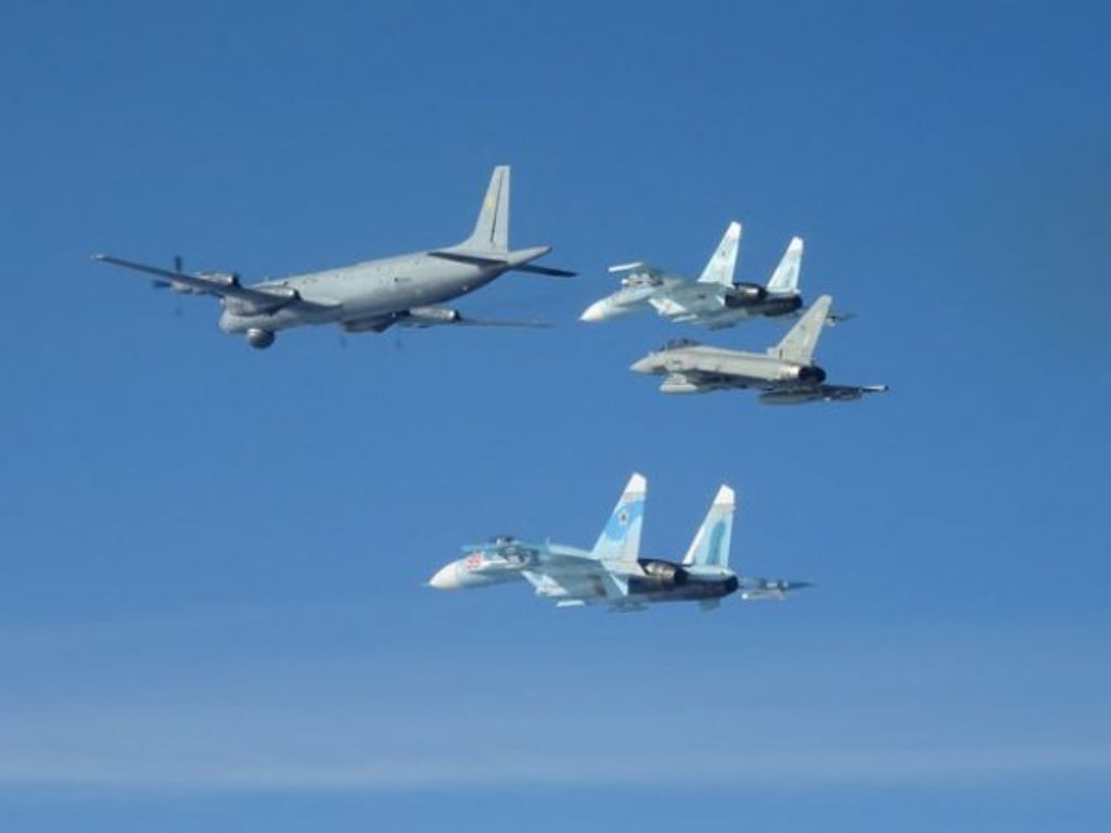 Napeta situacija na nebu: NATO presreo ruske bombardere i lovce