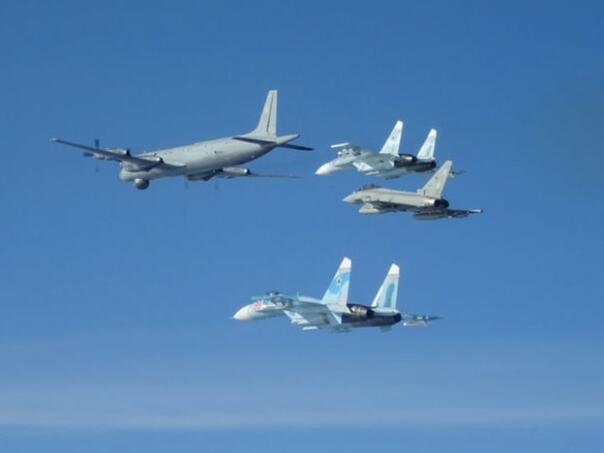 Napeta situacija na nebu: NATO presreo ruske bombardere i lovce