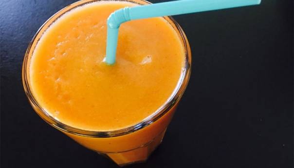 Napitak od mrkve i ananasa čisti organizam