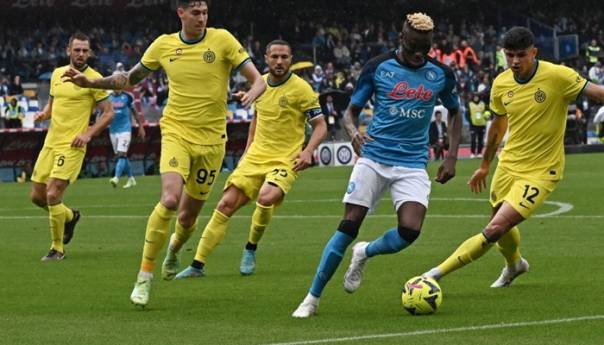 Napoli u derbiju kola trijumfovao protiv Intera