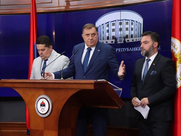 Napuštanje institucija i plate Srbima: Dodik vrti priču staru dvije godine
