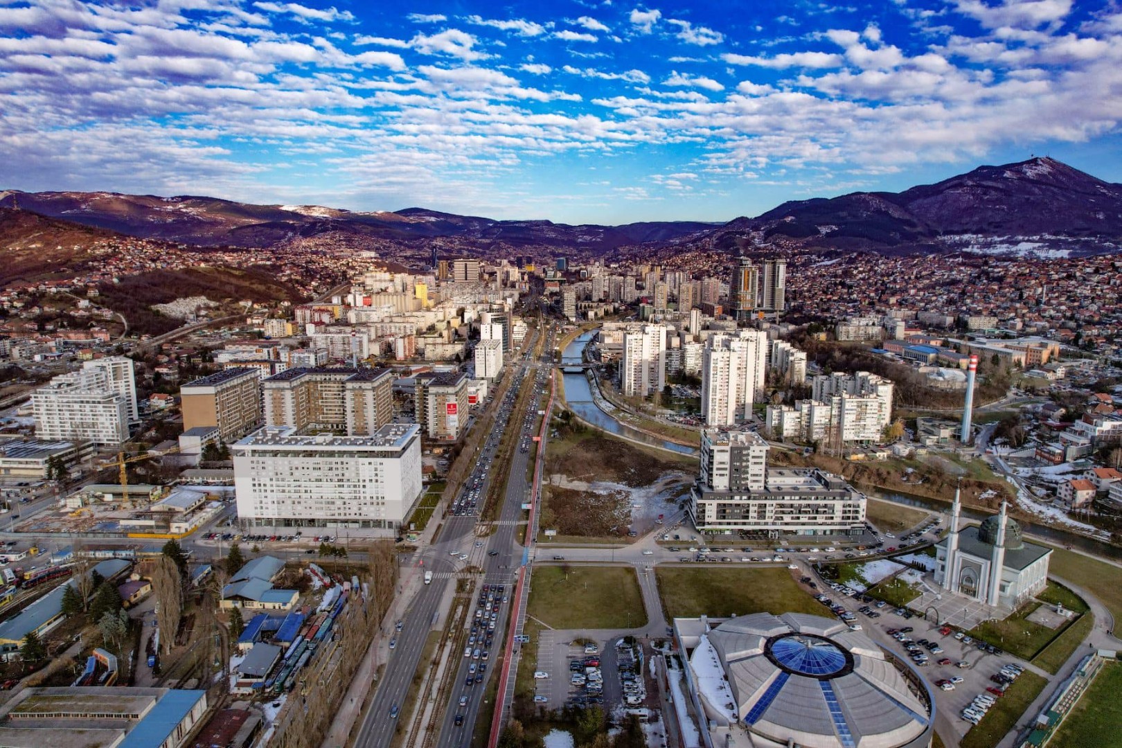 Narednih dana pretežno oblačno, u utorak tokom noći padavine u većem dijelu zemlje