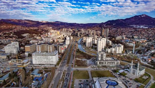 Narednih dana pretežno oblačno, u utorak tokom noći padavine u većem dijelu zemlje