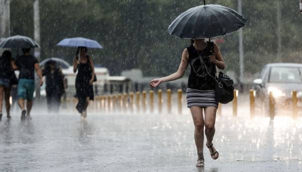 Narednih dana u BiH oblačno vrijeme s povremenim lokalnim pljuskovima