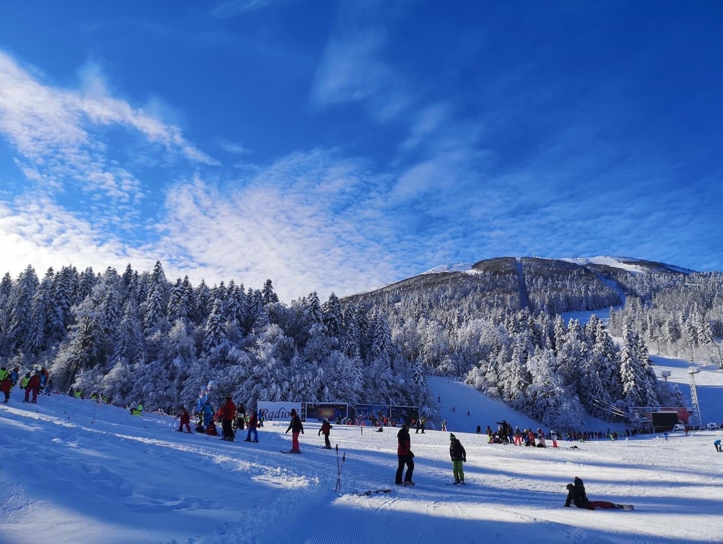 Narednih dana u BiH oblačno vrijeme, uz slabu kišu i snijeg na planinama