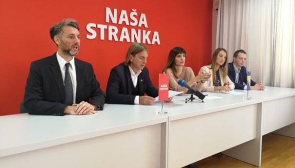 Naša stranka 60 članova koji su ih napustili nazvala 'spavačima'