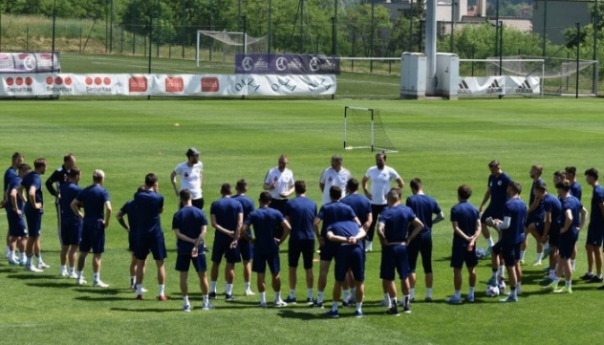 Naši reprezentativci jutros odradili trening u Zenici