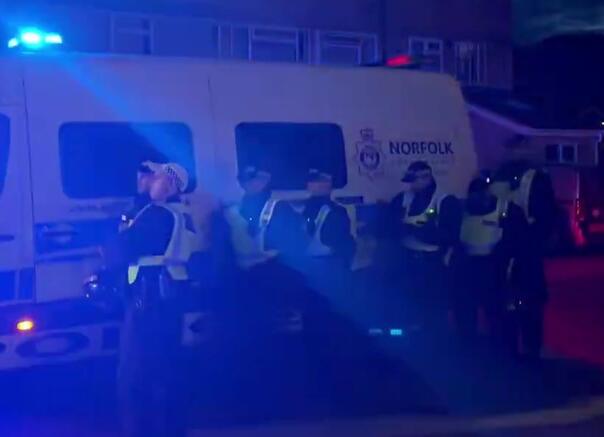 Nasilje eskaliralo u Britaniji: Policajka ugrizena, kuće napadnute i opljačkane