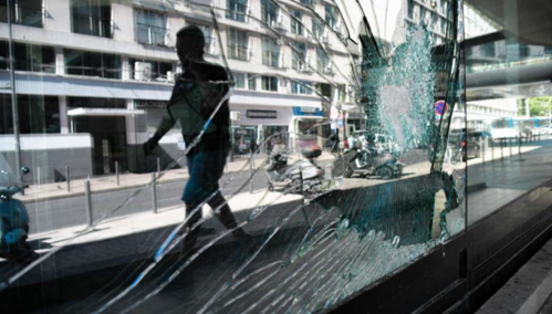 Nasilje u Francuskoj jenjavalo je šeste noći nemira