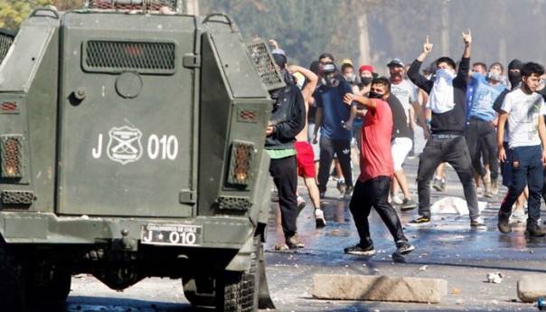 Nasilni protesti u Čileu zbog nedostatka hrane u vrijeme epidemije