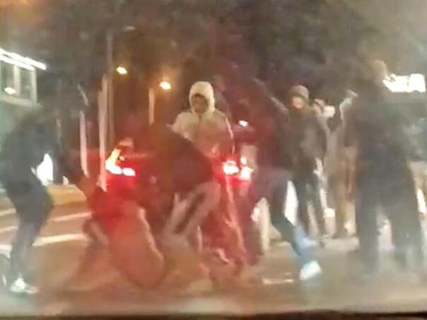 Nasilnici napali mladića pred njegovom majkom u Mostaru