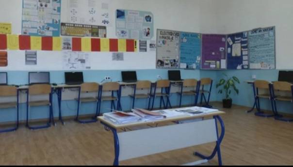 Nastava preko interneta za učenike iz Tuzlanskog kantona