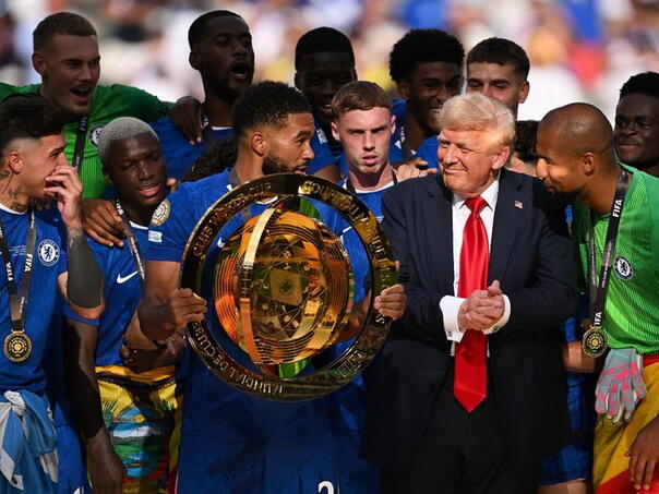Nastavak lude priče s trofejom: Trumpu ostao original, Chelsea dobio kopiju