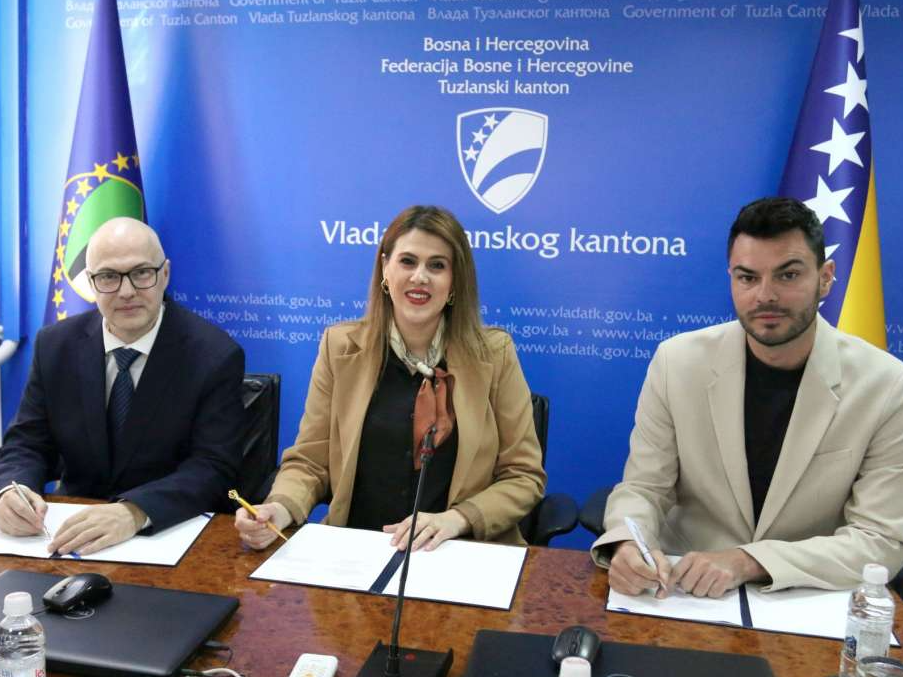 Nastavak višegodišnjeg projekta i novih 230.000 KM za bolje uslove u školama u TK